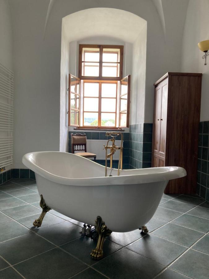 Zamek Kolstejn - Hotel Chateau Goldenstein Branná エクステリア 写真