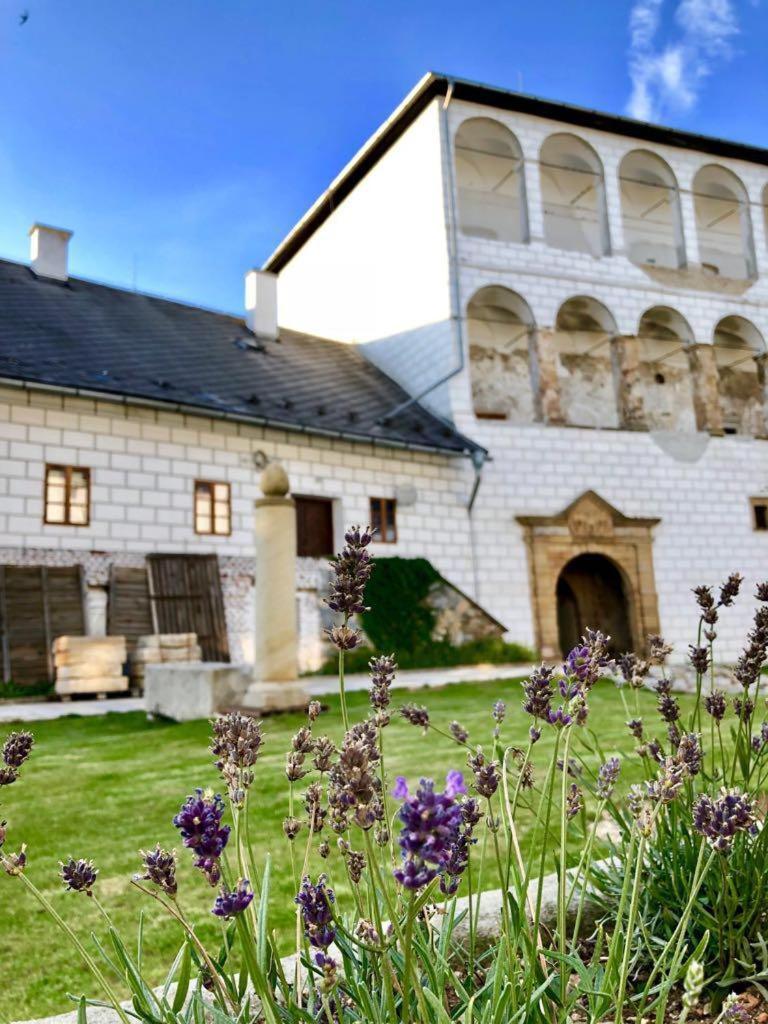 Zamek Kolstejn - Hotel Chateau Goldenstein Branná エクステリア 写真