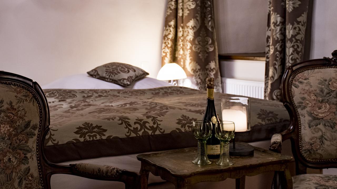 Zamek Kolstejn - Hotel Chateau Goldenstein Branná エクステリア 写真